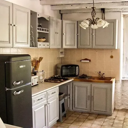 Petite Maison Papillon, Pool, Hot Tub,relax Σπίτι διακοπών