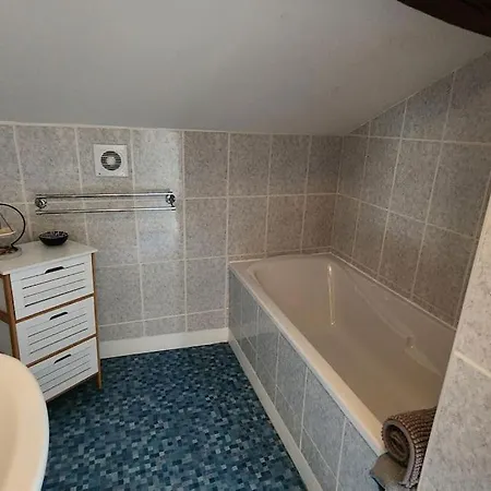 Petite Maison Papillon, Pool, Hot Tub,relax *
