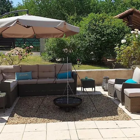 Petite Maison Papillon, Pool, Hot Tub,relax Σπίτι διακοπών
